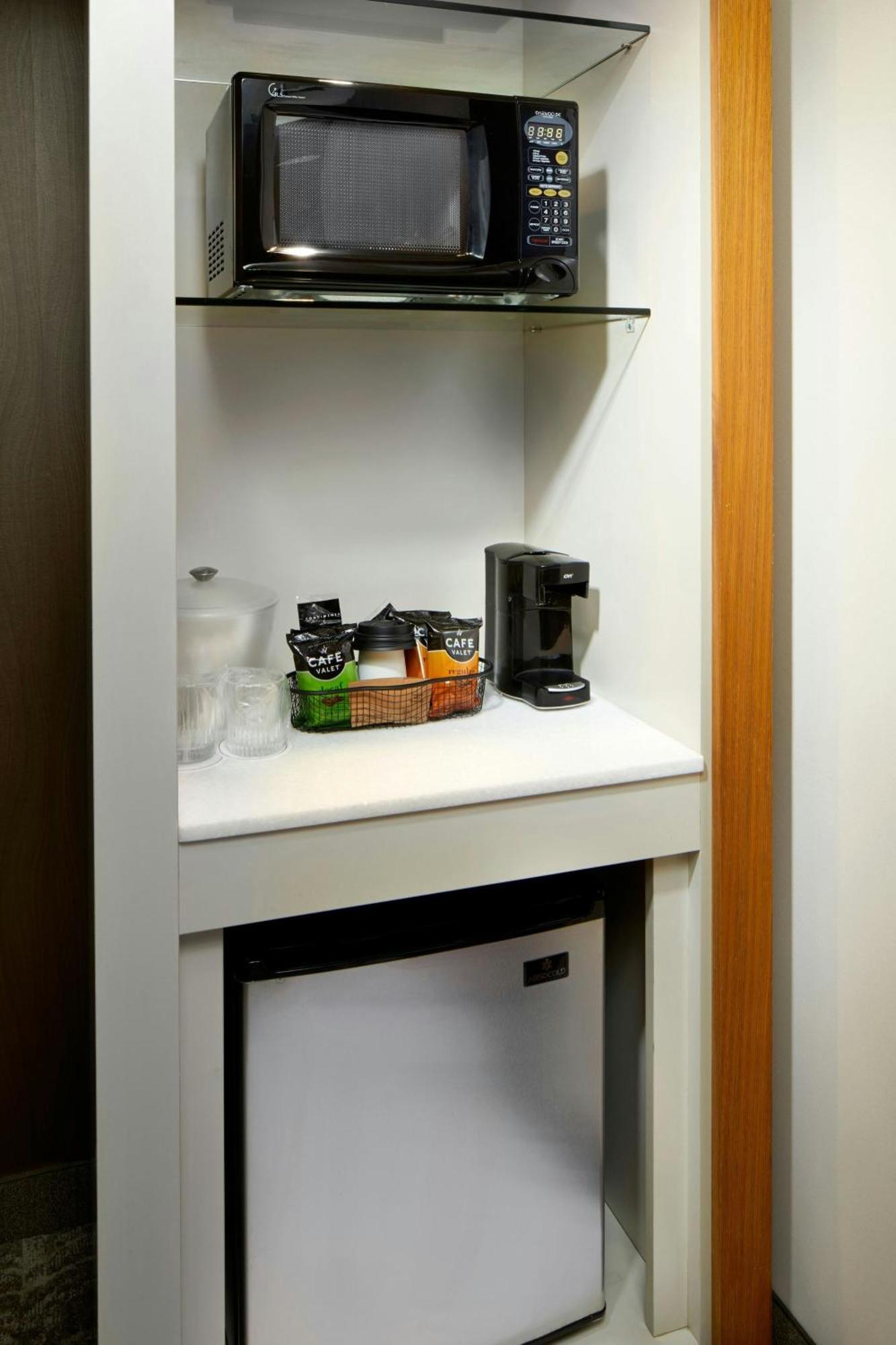 Hotel Springhill By Marriott Bakery Square 3*